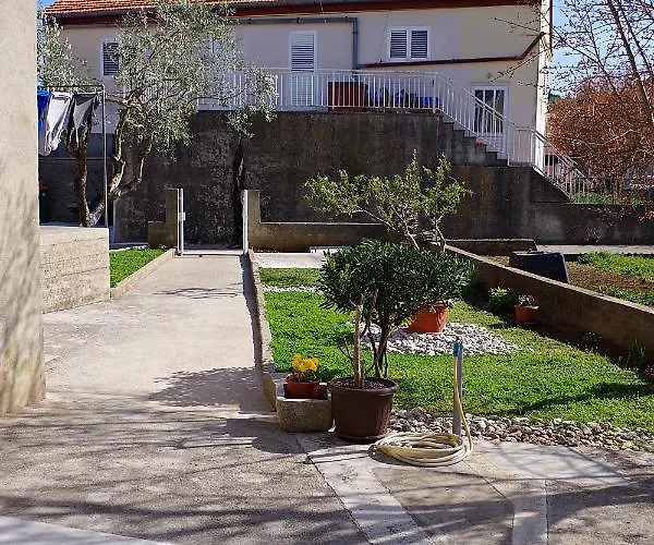 Apartment Pradini *